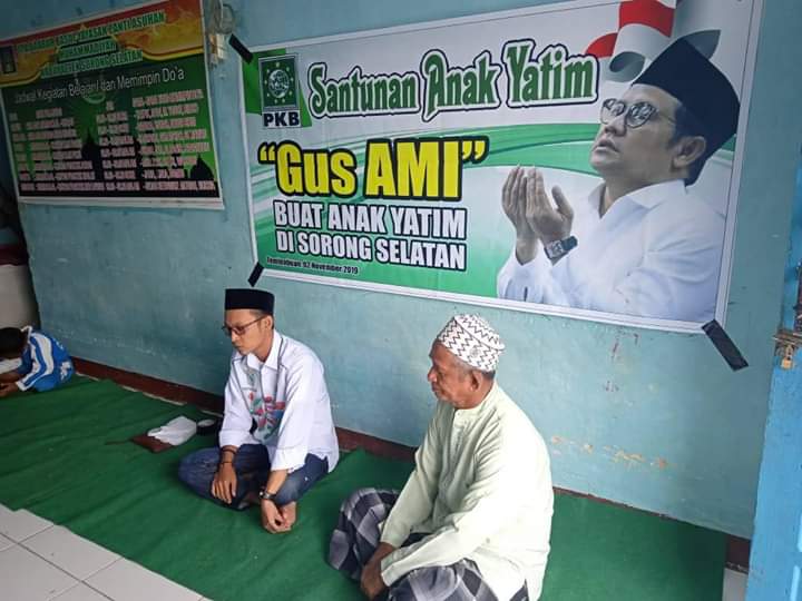 pkb_pabardaya's tweet photo. "NU untuk Muhammadiyah"
Santunan Anak Yatim dari Gus Muhaimin kepada anak-anak Pantai Asuhan Muhammadiyah, Sorong Selatan, Papua Barat.

"Berkhidmat Untuk Negeri" https://t.co/4G5X1uQPYK