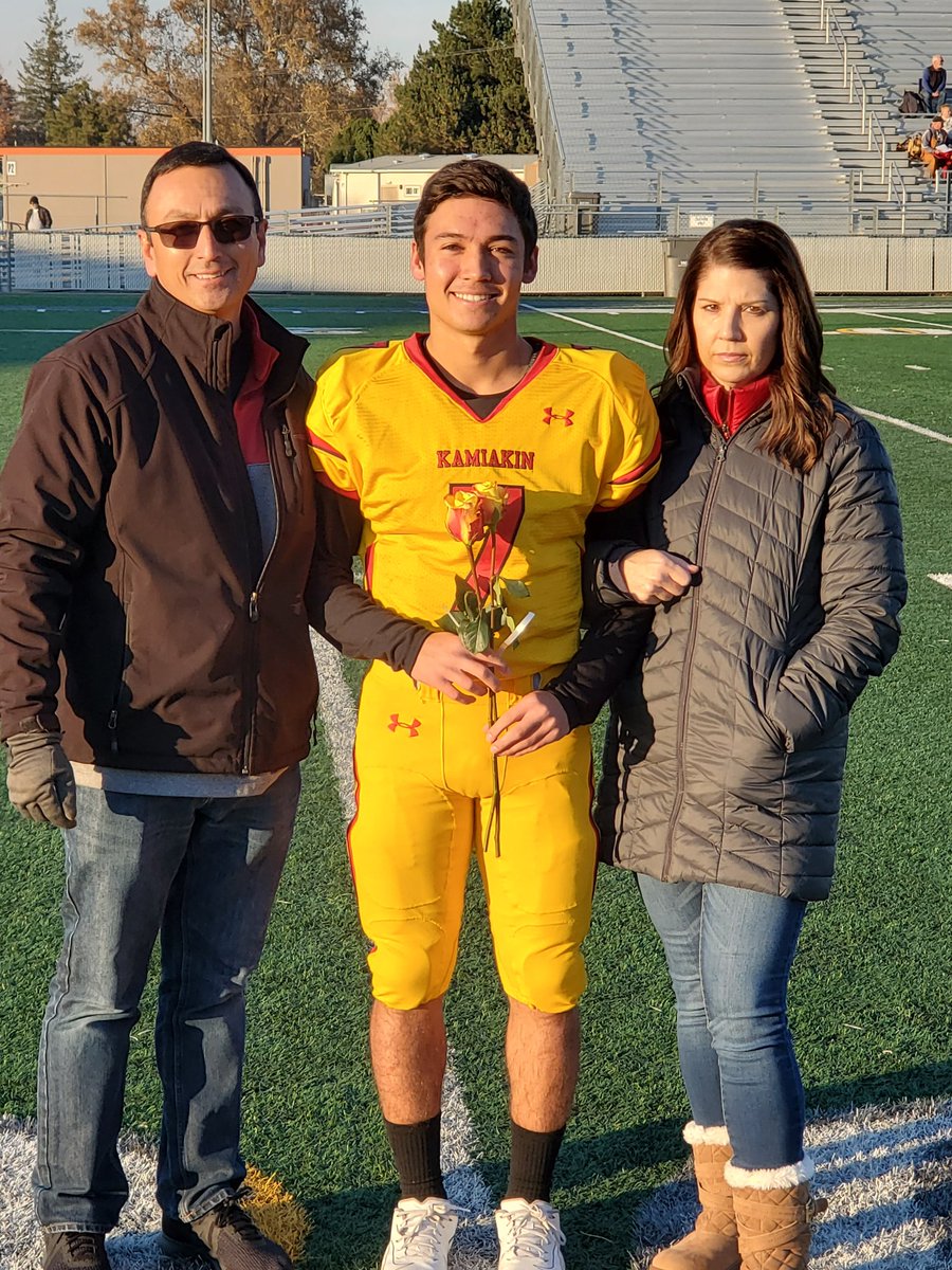 KamiakinBraves's tweet photo. Congratulations to the Kamiakin Sr Football players - thank you for your dedication and commitment to the program. Neal Berkey, Lucas Castilleja, Jacob Gomez, and Aidan Leonard https://t.co/PMxZbWmPkv