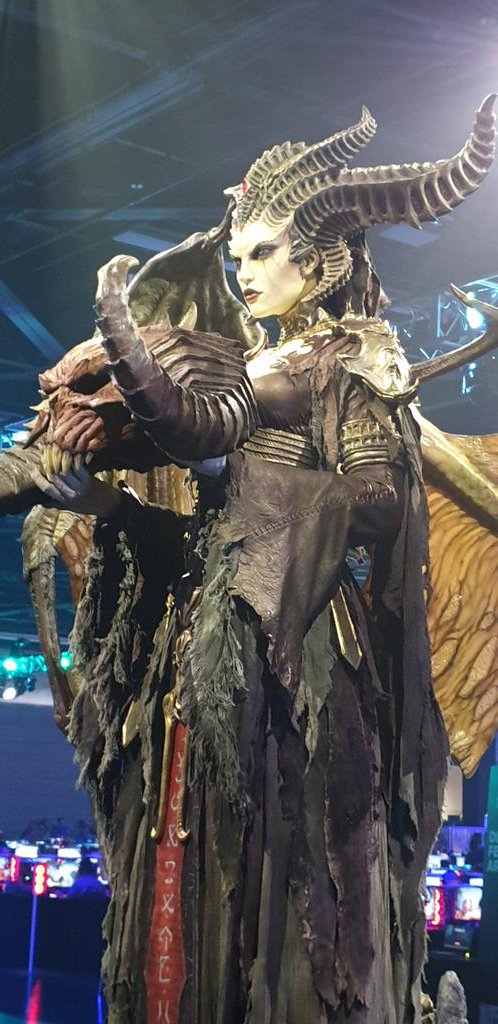 WowChakra's tweet photo. Increíble estatua a tamaño real de Lilith en la zona de Diablo IV de BlizzCon 2019
#blizzcon #wowchakra https://t.co/4U80SpdyA8