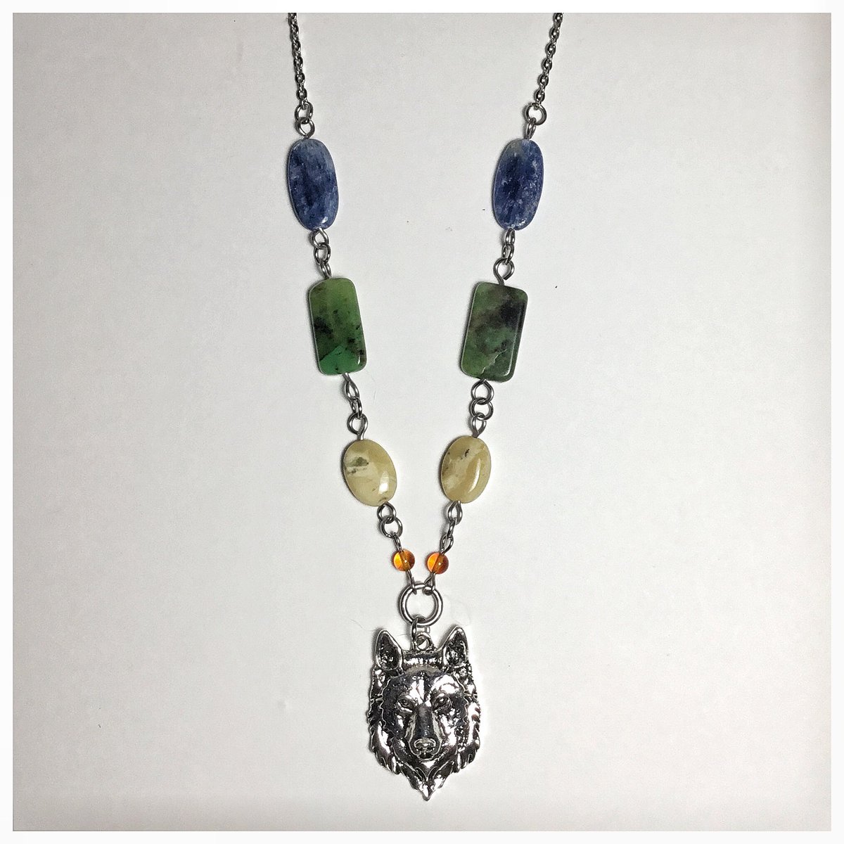 TKeepsakesNS's tweet photo. #StainlessSteel #Wolf #Husky Pendant #Necklace 🐺
The stones chosen for this piece by my client are: #Amber, #YellowOpal, #ChineseChrysoprase and #Kyanite
A piece such as this is $30.00 plus shipping 🐾
This necklace will be off to #Tennessee on Monday! https://t.co/Love9KdqWg