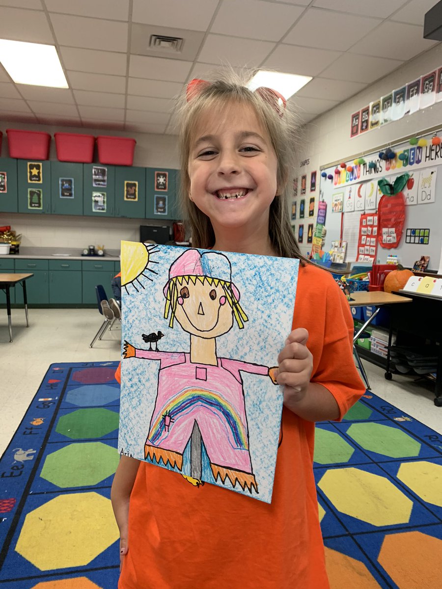 JonesFirstGrade's tweet image. Club Day! The Directed Drawing Club put the finishing touches on their scarecrows. #ourhut #directeddrawing