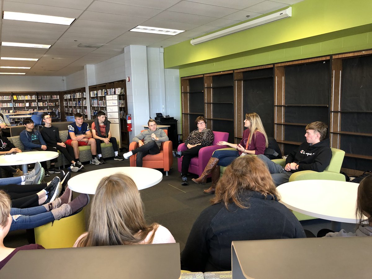 LHS210principal's tweet photo. Thanks for visiting @LHSMrsMelei Creative Writing Class @adrionna #NaNoWriMo2019 #GoLemont https://t.co/0X04vUg8Zd