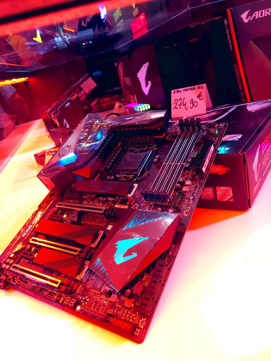 FRhardware's tweet photo. 🎁 #Concours
Pour fêter la venue de @G2kennyS  et @JACKZ_CSGO demain après-midi à la @ParisGamesWeek ! 

🔸Tente de gagner une carte mère AORUS Z390 MASTER G2 Esports Édition #PGW2019

👉 RT + Follow @FRhardware et  @AORUS_France https://t.co/UOnNk4GKqw