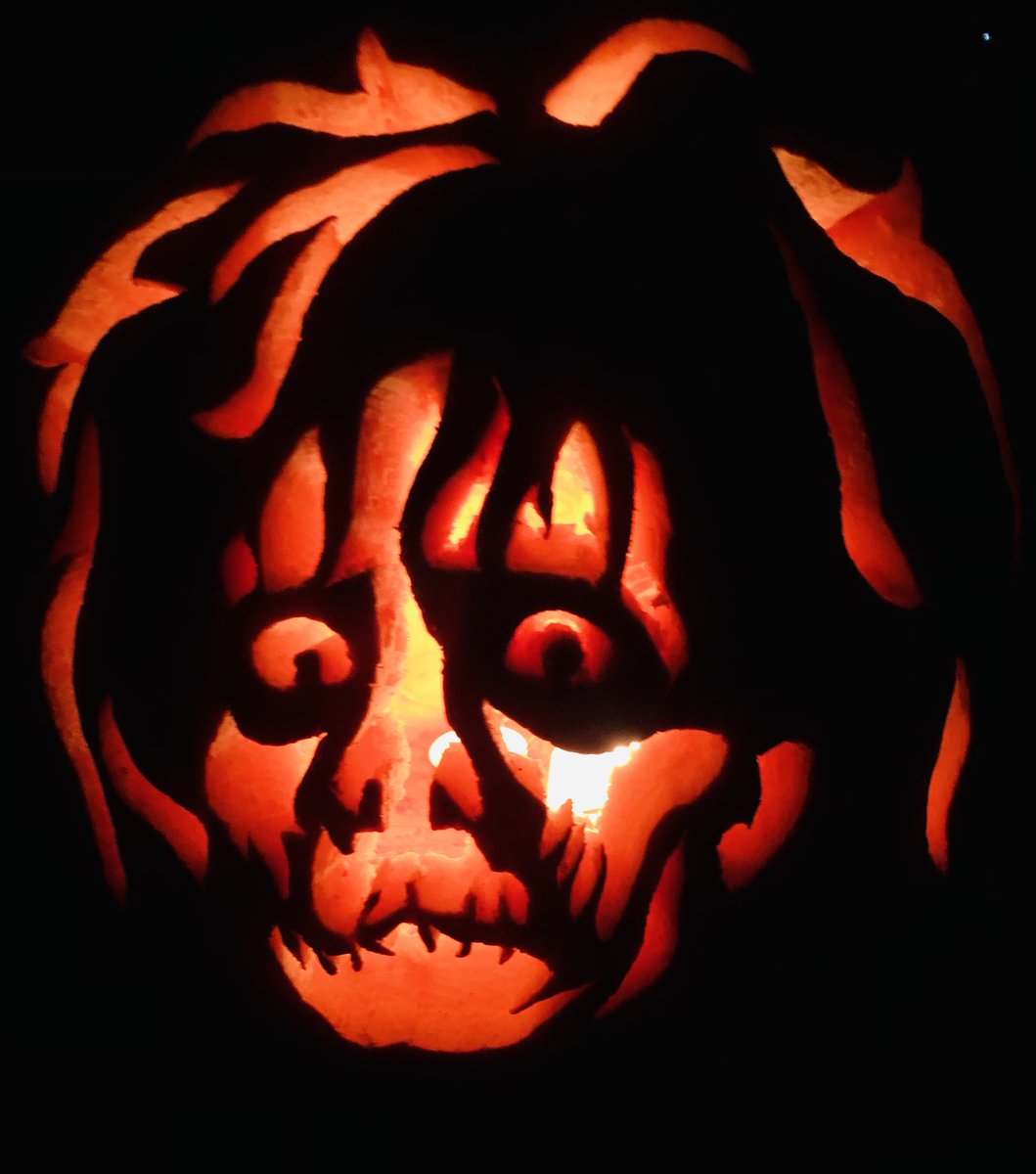 SvenTrueNorth's tweet photo. And ... #Hallween2019 continues! Truly spectacular carvings on display at the @WLPCAssoc’s 2019 #PumpkinParade in support of the @CompassFoodBank. Thank you so much for inviting me! #LornePark #Whiteoaks #Mississauga https://t.co/ihnt9FGT1s