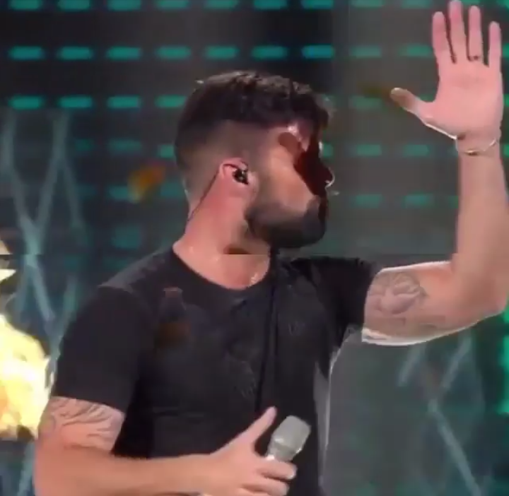 badessamaria's tweet photo. @ricky_martin https://t.co/vsjTIx2Lry