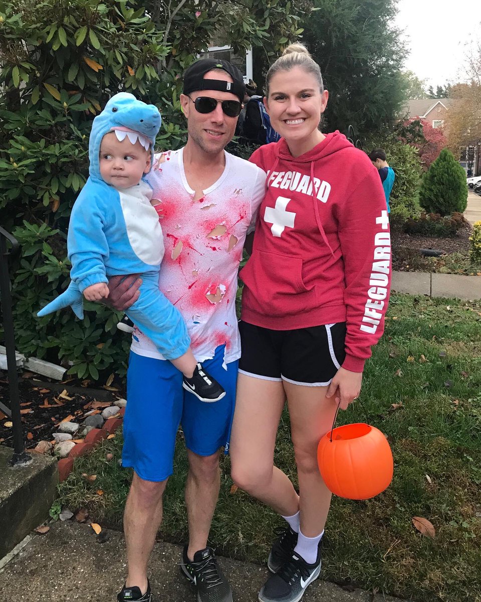 SarahJeanHud's tweet photo. Cue up BABY SHARK 🦈 #halloween2019 https://t.co/T5gQNMZuxj