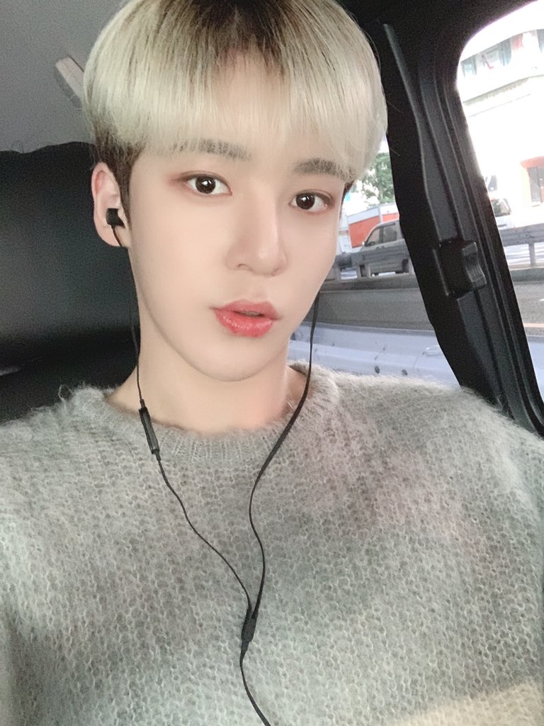 [#윤호] 에이티니!! 윤호비타민 충전!~💪 오늘도 굿모닝💕❤️
#ATEEZ #에이티즈