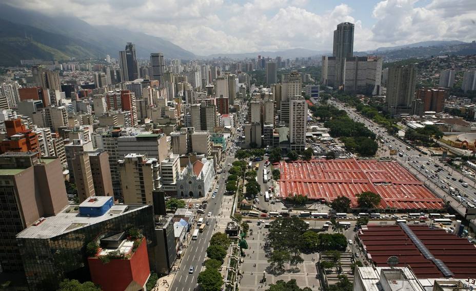 noticierovv's tweet photo. Elías Santana: Información de censos de viviendas podría ser usada en elecciones legislativas https://t.co/SKmScaAdYm https://t.co/nh2yGsitfC