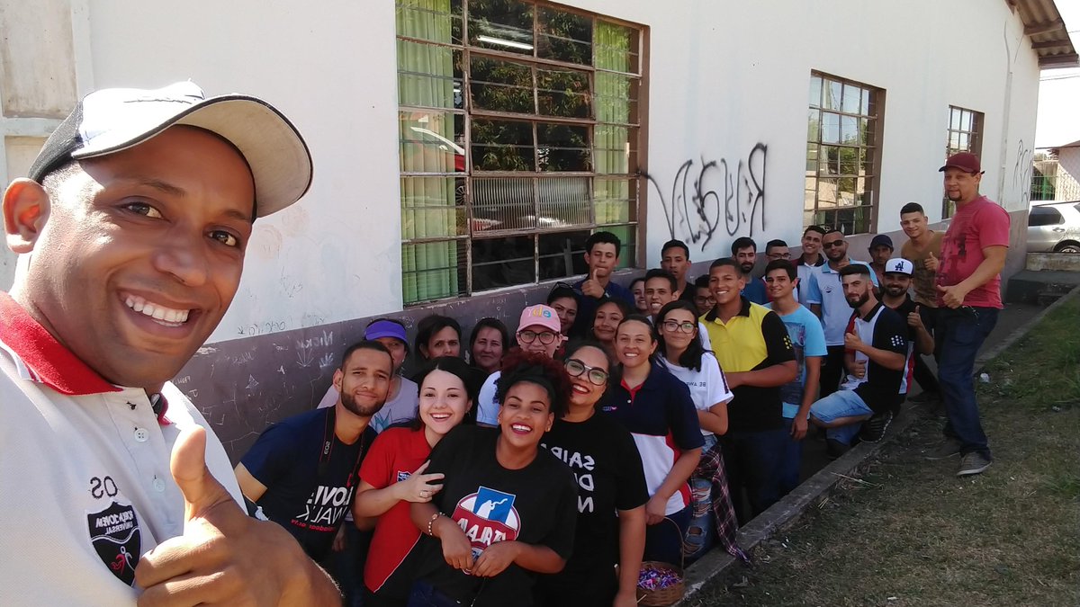 Rodrigosampatri's tweet photo. O ser humano erra por chorar por quem já está longe e não valorizar quem está perto!#EuSoQueroViver #FJUPR #FJUCascavelPR https://t.co/umNWW07gwH