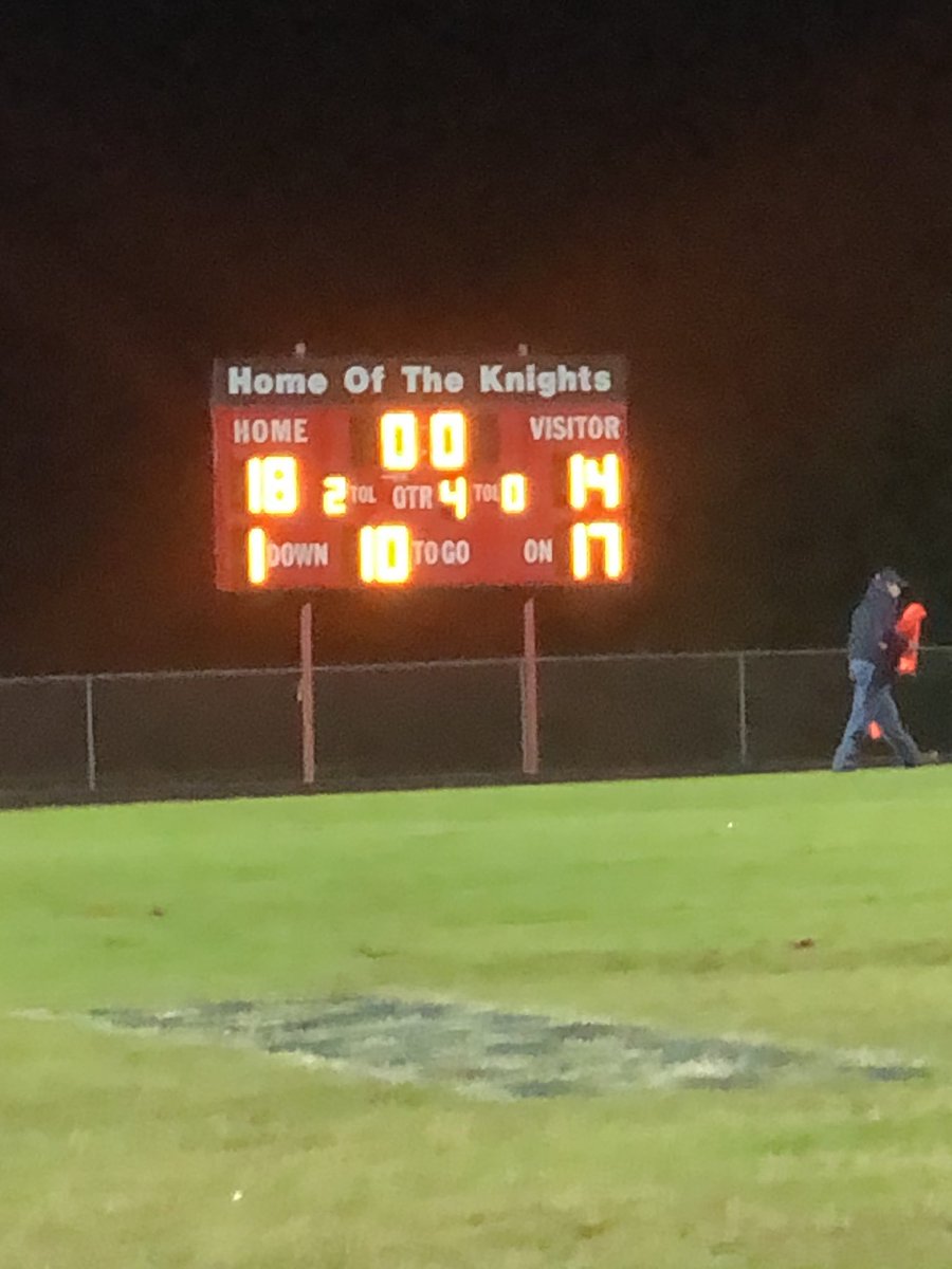 CONGRATULATIONS to our varsity football, for CRUSHING Eastern View’s 44 game winning streak!! GO KNIGHTS🎉 #forjustin #82