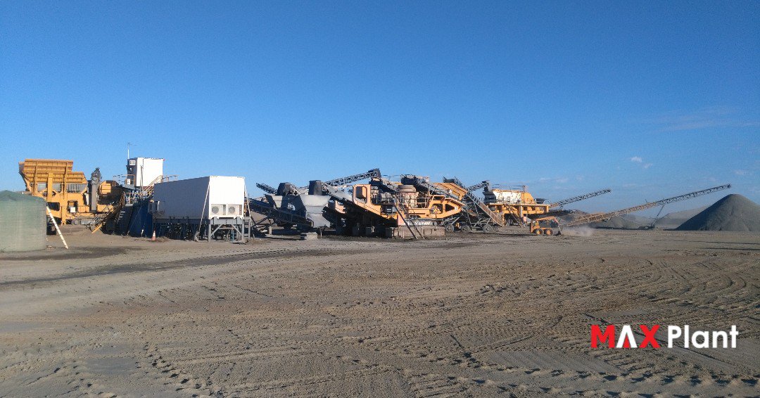 MAXPlantAu's tweet photo. Utilising the Striker Crushing E-Trac range, this 400 TPH aggregate MAX Plant was designed to reduce installation and operation costs, be more energy efficient and easy to maintain.
#strikercrushing #etrac #builttolast #maxplant #mining #quarry #aggregates #westernaustralia https://t.co/xevlq4Ve9p