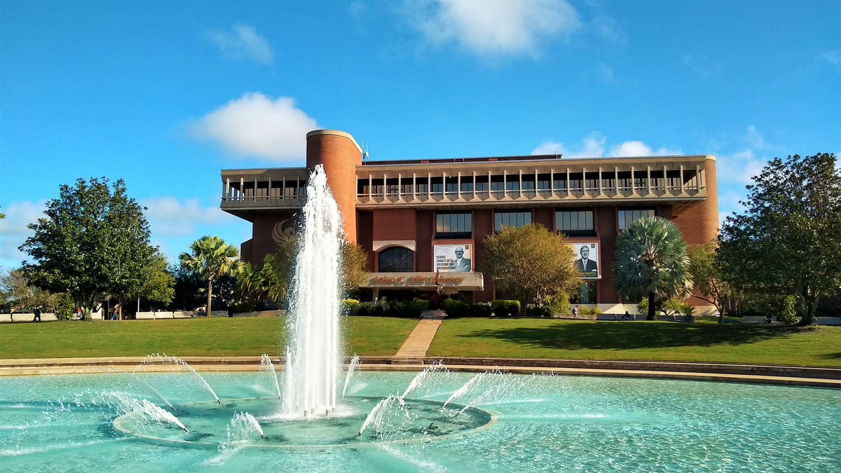 UCFadmissions's tweet photo. Today is Author's Day! With over a million print volumes in its collection, the #UCF Library provides countless opportunities to celebrate authors of all kinds every day of the year! #ExploreUCF https://t.co/kDHmOj2Gwm