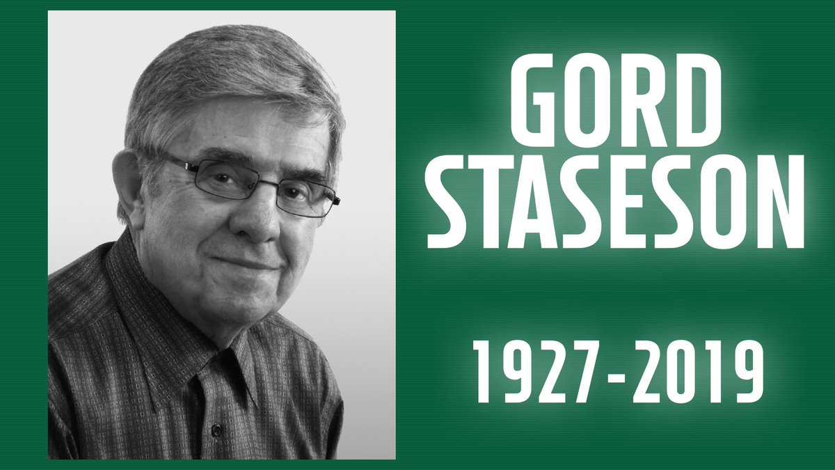 ReginaCougarWBB's tweet photo. Took time after tonight's game to remember Gord Staseson, a great friend of our program. Thanks for all the lives you touched along the way, Gord. 💛💚 https://t.co/7ahwApVhpV
