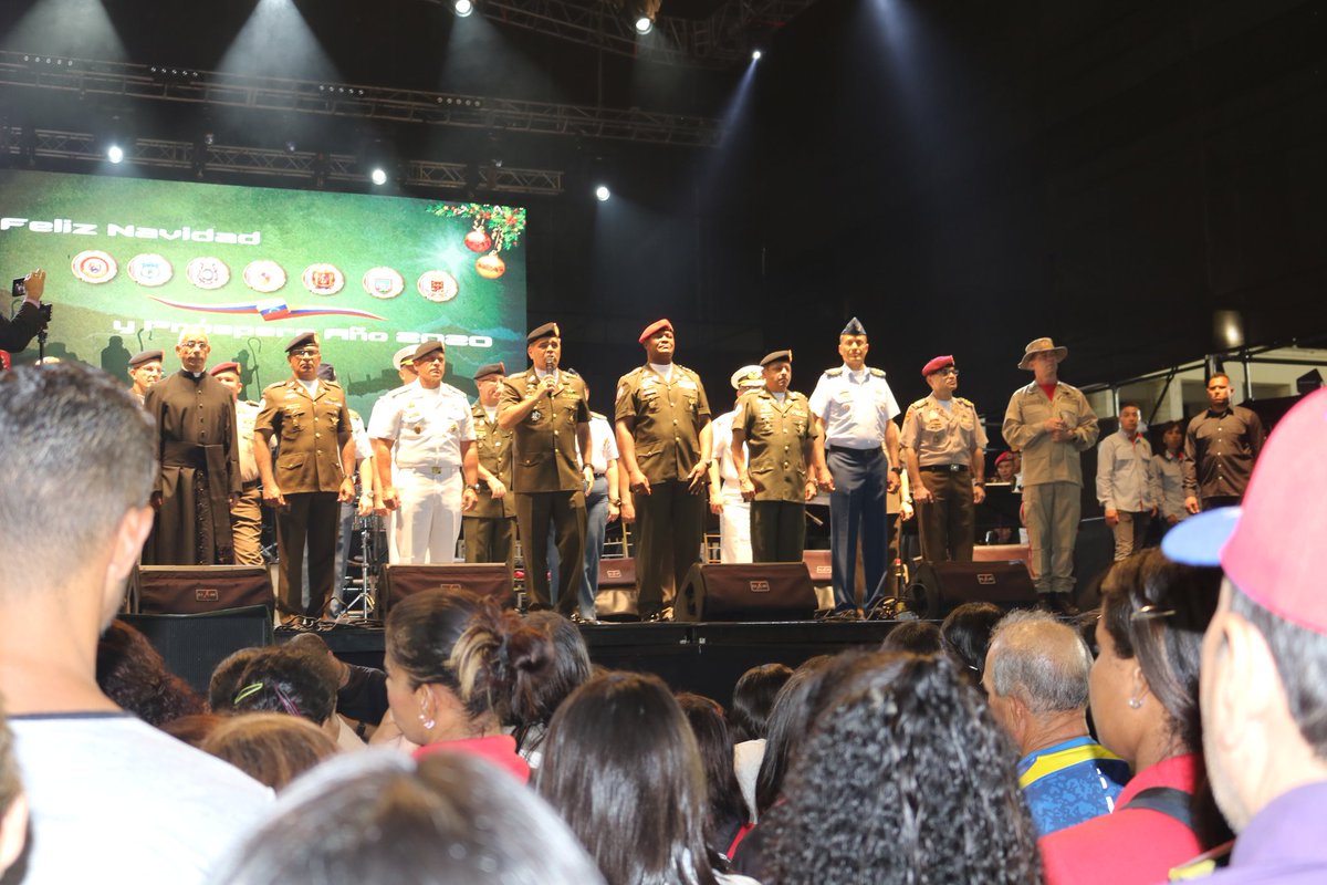 🗣📢|| GJ <a href="/vladimirpadrino/">Vladimir Padrino L.</a>: "Felicito a la FANB por su consistencia moral, su cohesión, patriotismo, su conciencia bolivariana y por defender la Patria en toda su extensión".