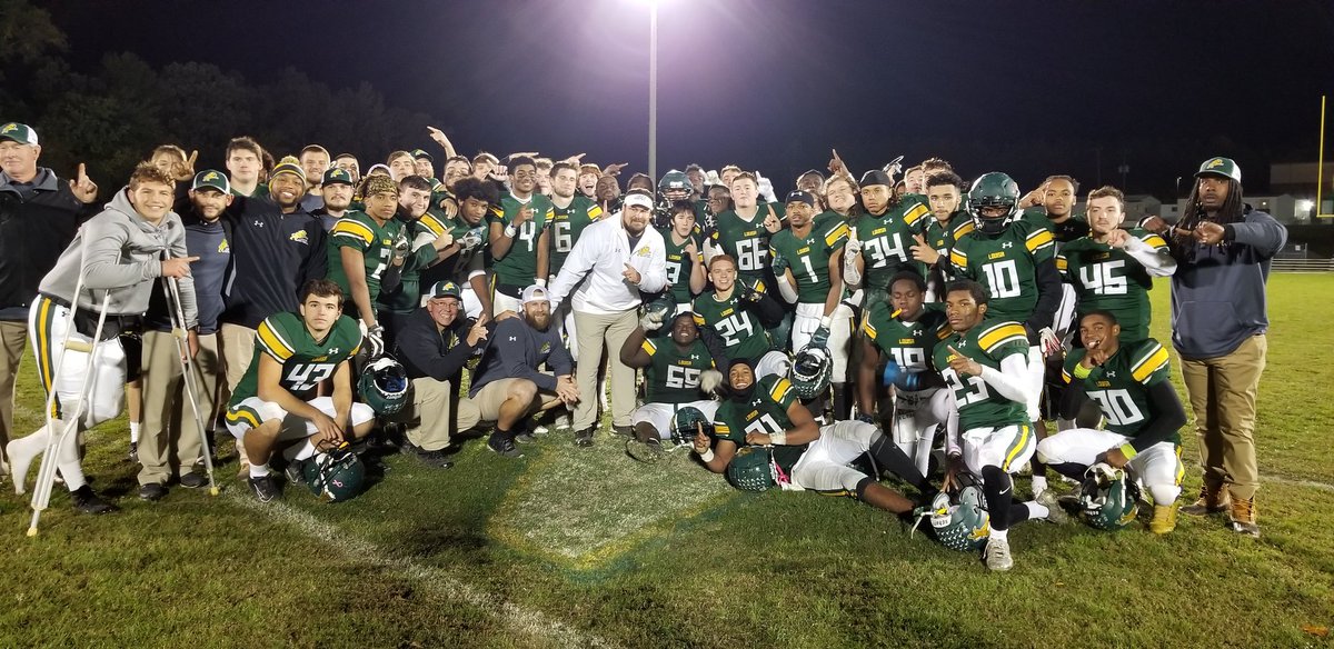 scrimmageplay's tweet photo. Lions celebrate clinching another Jefferson District championship https://t.co/0vOA6rQhNA