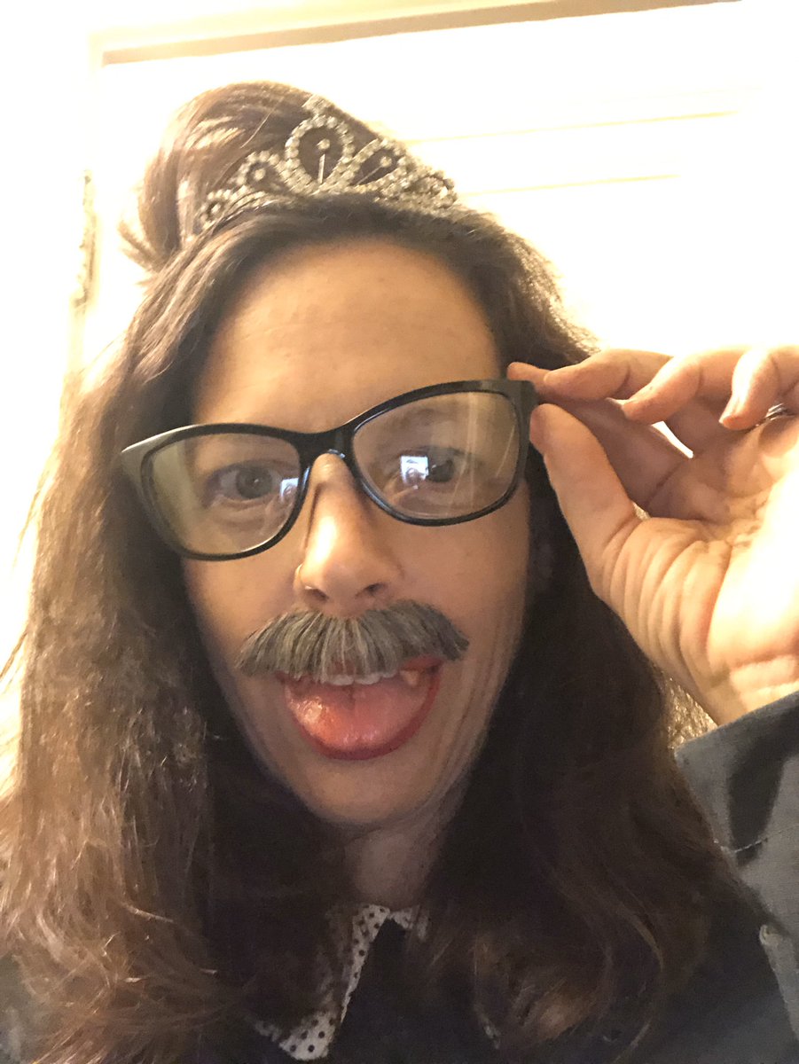 konggirl67's tweet photo. This wraps up a crazy, fun, sleep deprived #redwhiteweek Male barely gets to keep the barrel but I finished those college recs bygod #whatislife https://t.co/20TD2an1xx