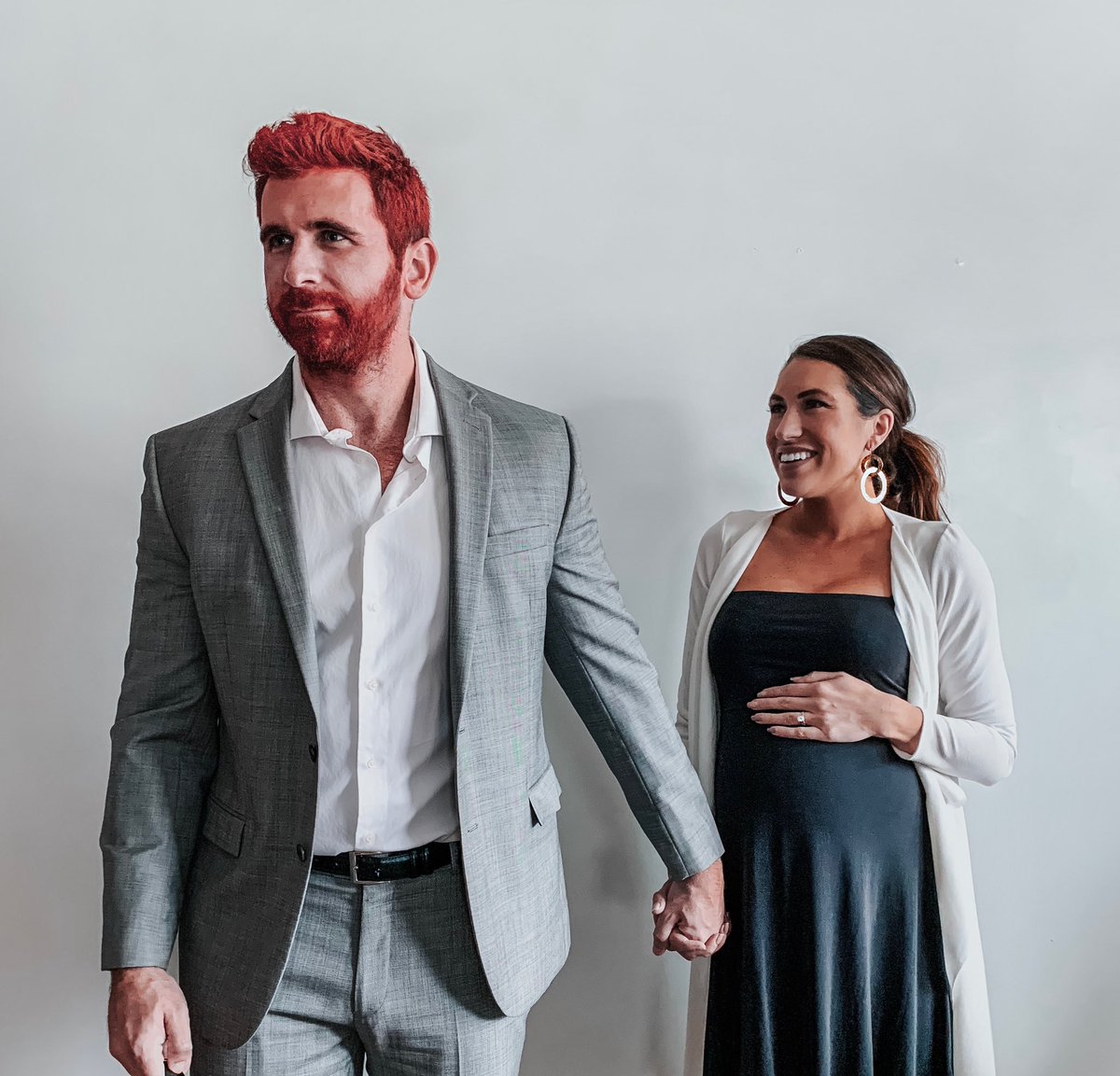 nicoleleffew's tweet image. Prince Harry &amp;amp; (pregnant) Meghan Markle 👸🏻❤️ #DIYHalloweenCostume