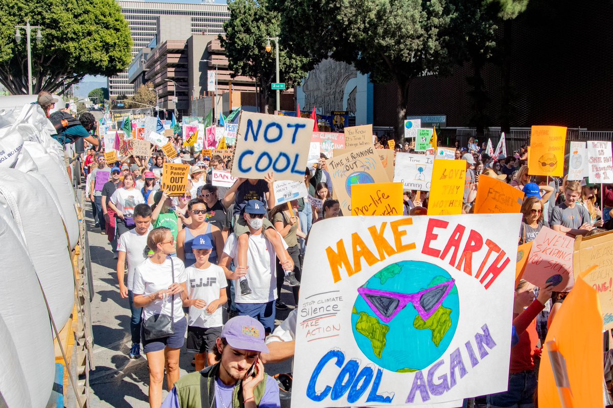 rosemontalv's tweet photo. I was able to witness and photograph the youth of #LosAngeles and 16-year-old environmental activist @GretaThunberg lead the #ClimateStrikeLA @GrandPark_LA
earlier today. Here are some pictures. #eccunion #schoolstrike4climate #FridaysForFuture https://t.co/aT13BI6v1c