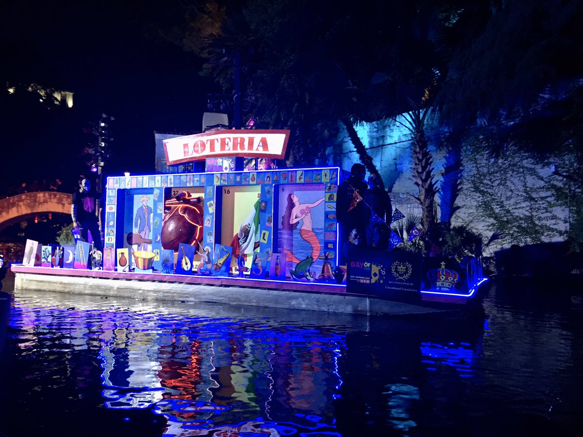 ¡Viva San Antonio! Great time at the <a href="/dod_sat/">Day of the Dead San Antonio</a> River Parade at the Arneson River Theatre. #DiaDeLosMuertos #SanAntonio