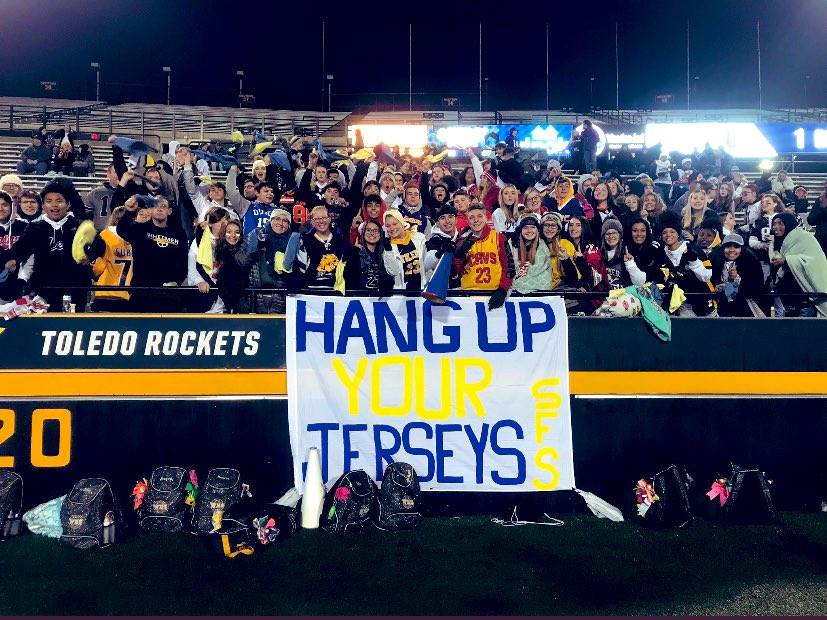 kaileynieman_'s tweet photo. You can’t spell Whitmer without a W 💙💛 @BCSNsports @TheNationWHS https://t.co/E2KycQc4tz