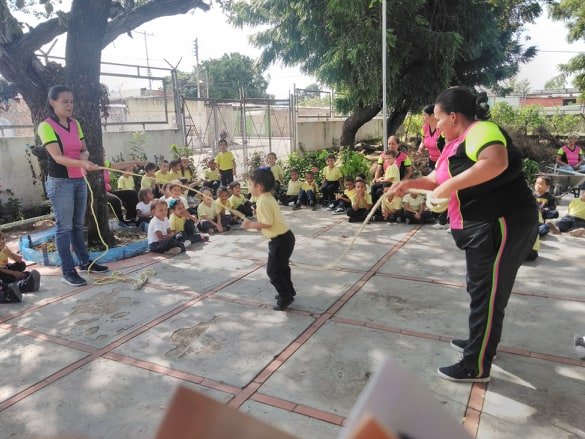 cei_deleite's tweet photo. ESPACIO DEPORTE Y RECREACIÓN: JUEGOS TRADICIONALES Y RECREATIVOS😘😘😘@cei_deleite @MunicipioDiegoIbarra @Parroquiaaguascalientes  @NicolasMaduro @crca_zec
@ZeCarabobo @psuvaristobulo @AnaGPinto1 https://t.co/dQiAb9YfjL