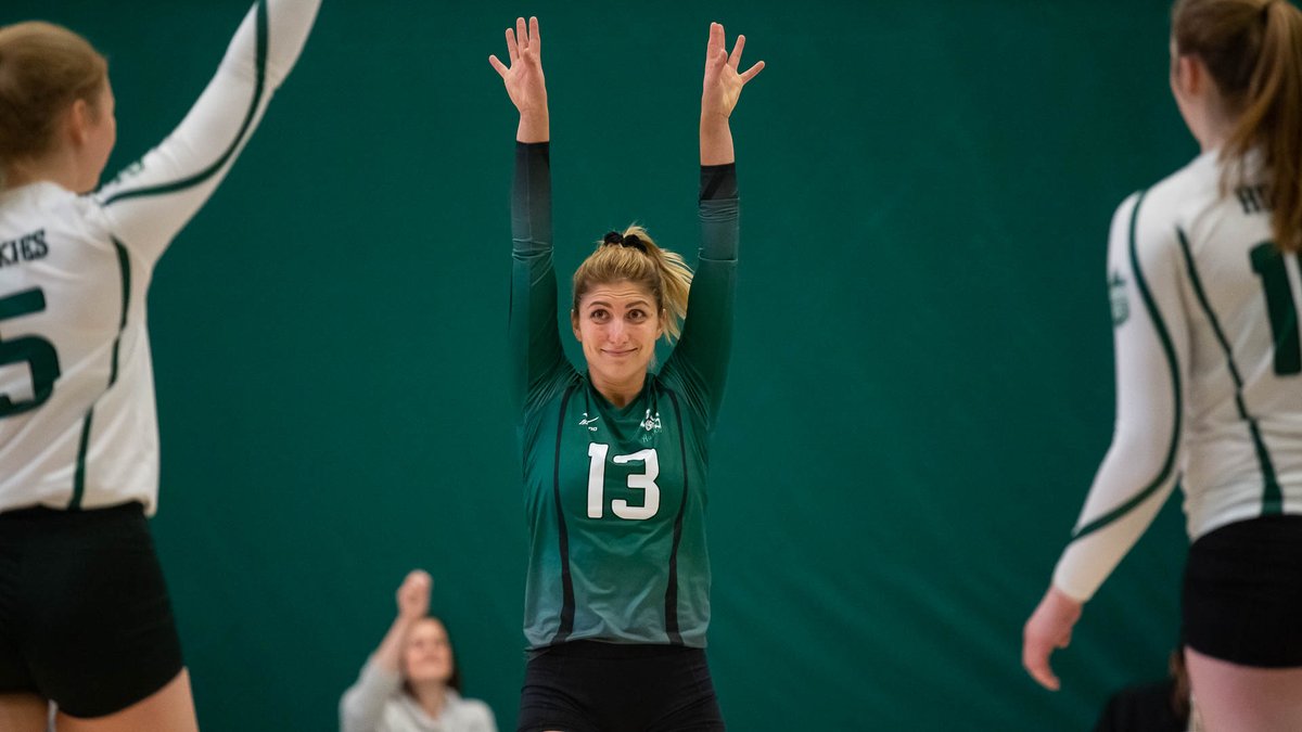 HuskieAthletics's tweet image. Make it a 4-1 start to the year @HuskiesWVB 🔥 🔥

#HuskiePride | @GetMyPhoto