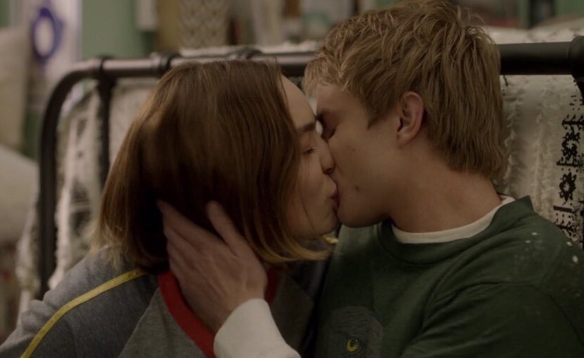 ilyjawreguis's tweet photo. casey e evan são tão perfeitinhos  juntos  claramente melhor casal de atypical   pqp evan meu filho casey não ter merece por ter troca por uma embuste https://t.co/q0BWL11Zv5