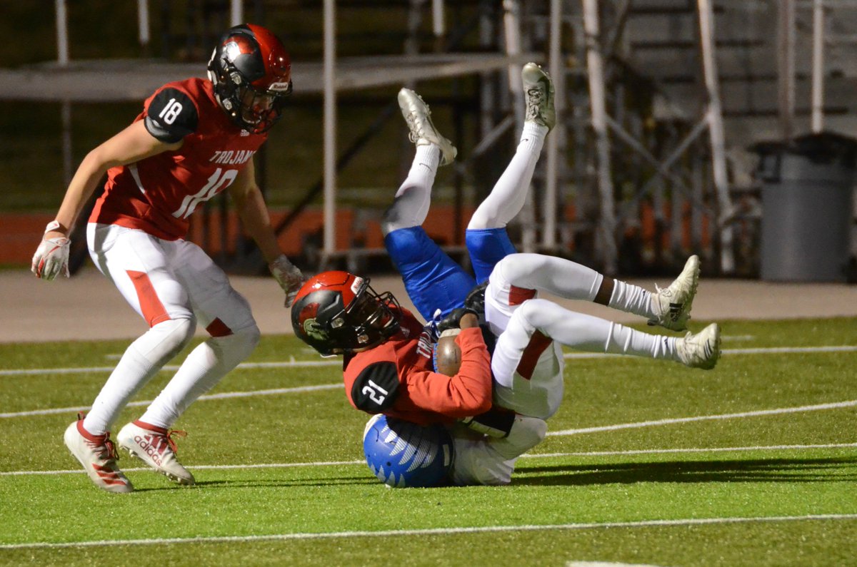 TheNotoriousLEN's tweet photo. 🔴🏈⚔️TROJANS SURVIVE AND ADVANCE IN FIRST ROUND OF PLAYOFFS🔴🏈⚔️

Park Hill defeats Liberty 8-3 in first round of Class 6 district playoffs. Trojans record moves to 8-2. Park Hill will host Ray-Pec in district semi finals next week.@PHTrojansFB https://t.co/sEt2juilwL
