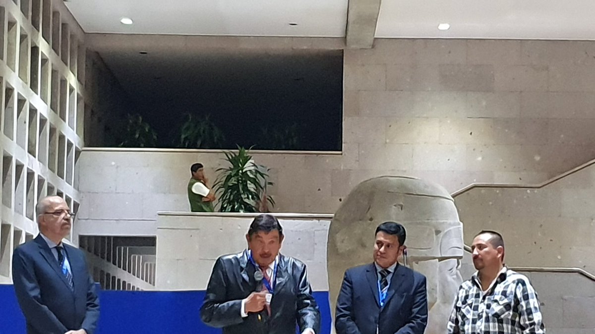 leobardomt's tweet photo. @smia_mx #MICAI2019 Reconocimiento como SMIA Fellow al Dr. Adolfo Guzmán Arenas https://t.co/BX9uh1RUFT