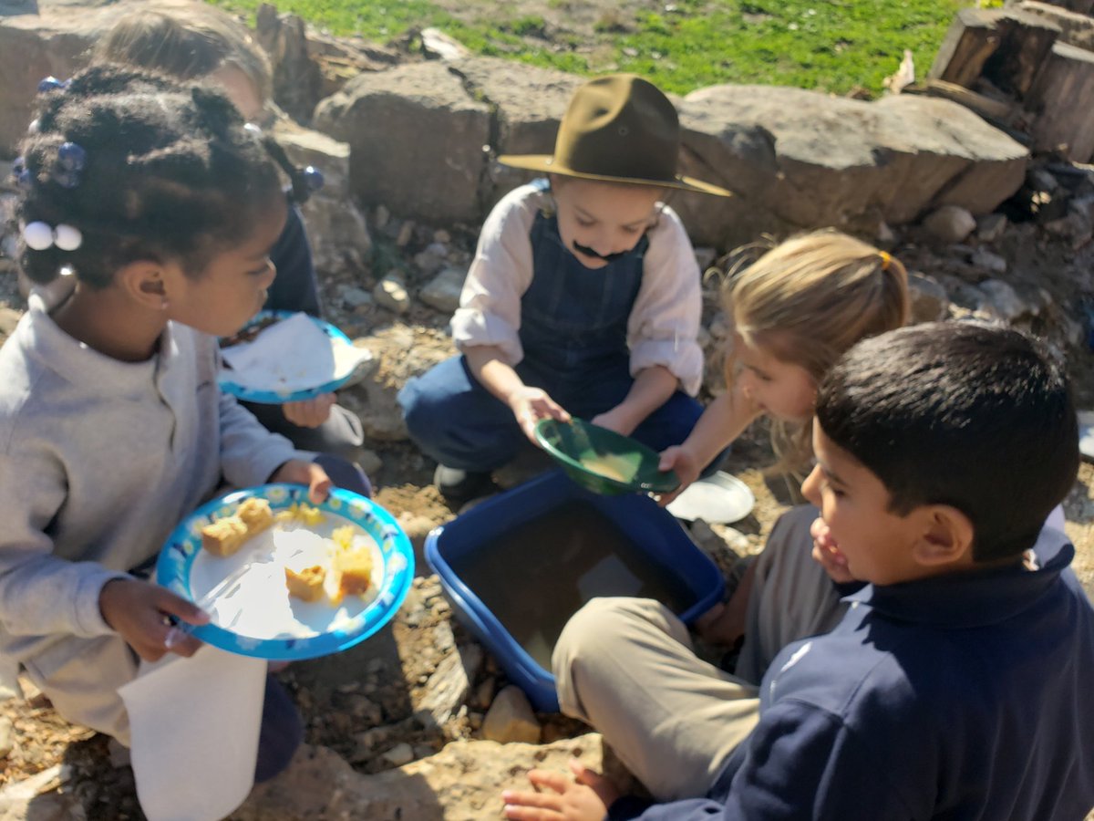 MelanieShedd's tweet image. @PrincipiaSchool Fifth Graders culminating project about Westward Expansion.  From prospectors to fresh baked bread - an intellectual treat!  #handsonlearning #PrinTeachersOnFire