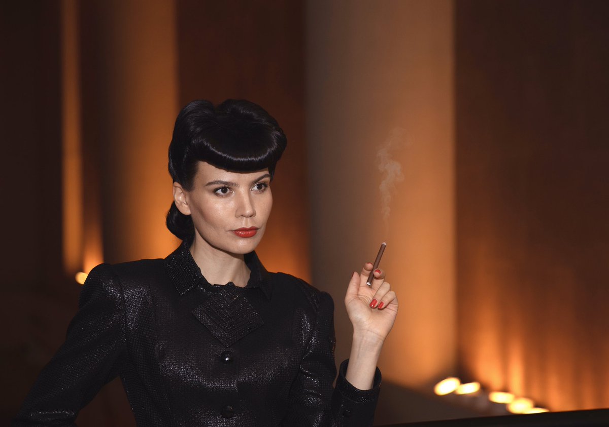 ReiKennex's tweet image. November 2019, Los Angeles. And so it begins. 📸 @tikimarks #bladerunner #BladeRunnerDay #bladerunner2019 #BladeRunnerMonth