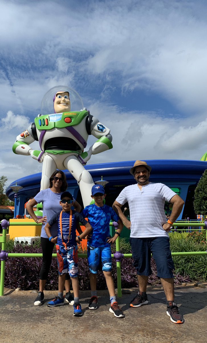MndpSingh7's tweet photo. It took almost a lifetime, but finally get to meet with #MickeyMouse and friends @DisneyStudios after intense conference-ing @SASM_HQ and @ASALifeline meetings in Orlando, FL
#infinitelove #worklifebalance #wellness #familyisnumberone
#BeTheChange https://t.co/8vittzFzzj