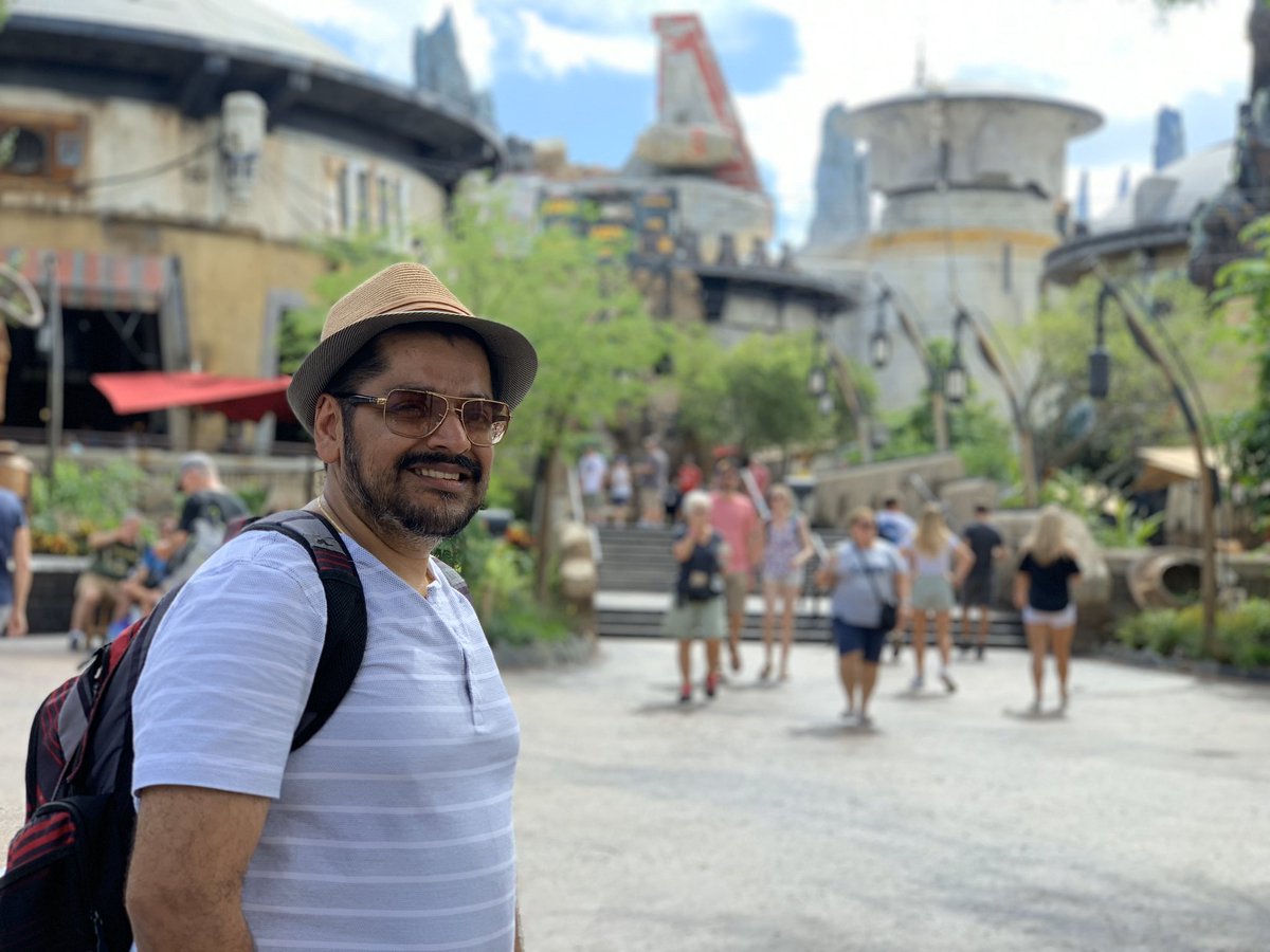 MndpSingh7's tweet photo. It took almost a lifetime, but finally get to meet with #MickeyMouse and friends @DisneyStudios after intense conference-ing @SASM_HQ and @ASALifeline meetings in Orlando, FL
#infinitelove #worklifebalance #wellness #familyisnumberone
#BeTheChange https://t.co/8vittzFzzj