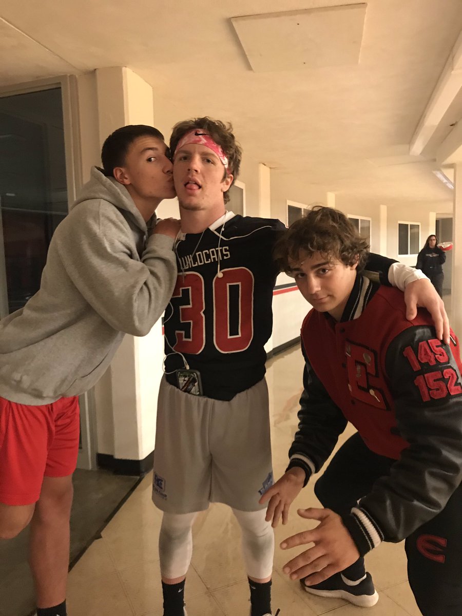 Wouldn’t have wanted to finish my football career with anyone else 🙌 <a href="/its_ya_boi_DJ/">Dalton Manning</a> <a href="/kai_david40/">Kai David Wernli</a> <a href="/JaKnowles3207/">Jake Knowles</a> <a href="/jt1330/">Jackson</a> <a href="/GarrettMeyer14/">Garrett Meyer</a> Kade and Blake