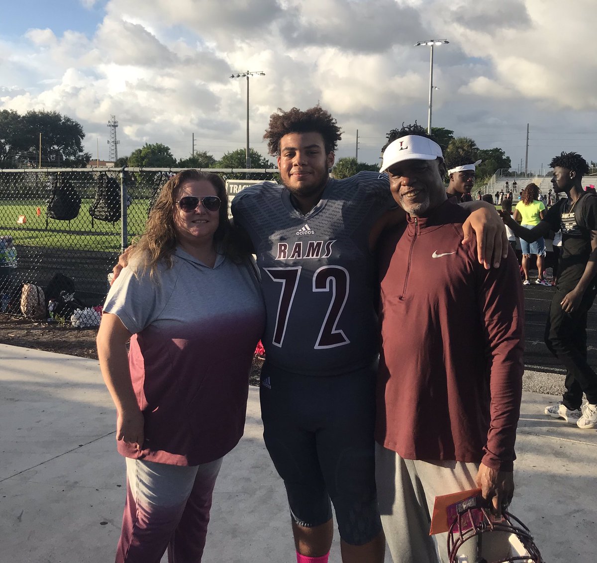 simms_jayme's tweet photo. Palm Beach Lakes Rams! 9-0 from the field to the sidelines. Support your team! Lakes ON TOP! Stone Simms #72 https://t.co/Vl62q9BocO