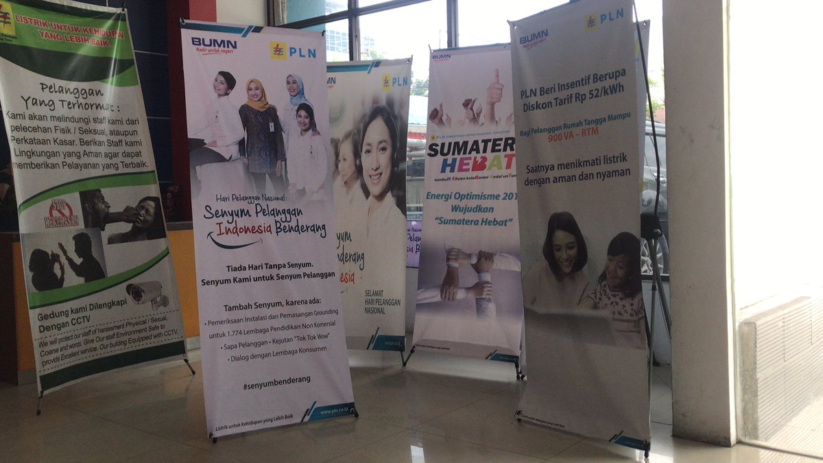 pejabat <a href="/pln_123/">PT PLN (Persero)</a> yg dengan seabrek slogan2 ini, tolonglah dibenahi dulu managementnya.... 
kita sudah berusaha untuk menjadi baik dgn melakukan pembayaran resmi utk pemasangan sementara,tp koq gak jelas! di cancel gk bisa dipasang jg gk smpe skrg yg dijadwalkan jam 08.00 wib!!!