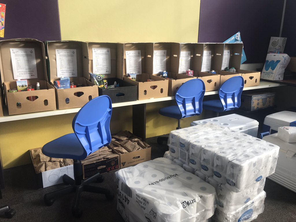 BasinMurray's tweet photo. The students have been organising donations to help with the MenindeeWaterRun. Trying to do our bit to help. @Ontourozmkh @ScottMorrisonMP @MakeMayoMatter #drought #water #environment #murraydarling #farmerhealth #farming https://t.co/Mt498Jo3uZ