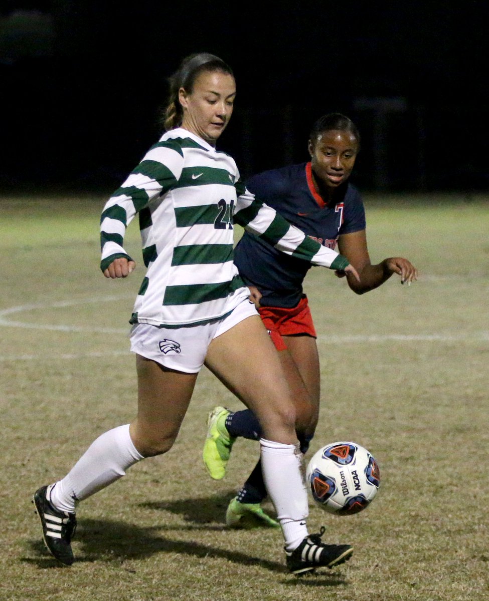 .@NSUWSoccer defeated Rogers State, 3-2, in double overtime Friday night at DeLoache Field. RiverHawks are 12-4-1 overall and 7-3 in MIAA play. <a href="/RiverHawkSports/">Northeastern State Athletics</a> @TahlequahTDP