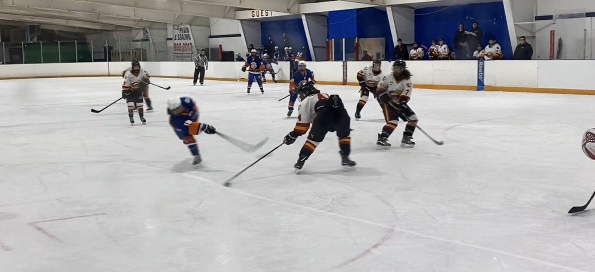 LadyIsles16U's tweet photo. Despite 2 heartbreaking losses to @TCSBears & @GoVaughanFlames, we’re having fun at @KellyRushhockey Buffalo Inferno. 2 games still to play! #GoLadyIsles https://t.co/tbMPbU62Le