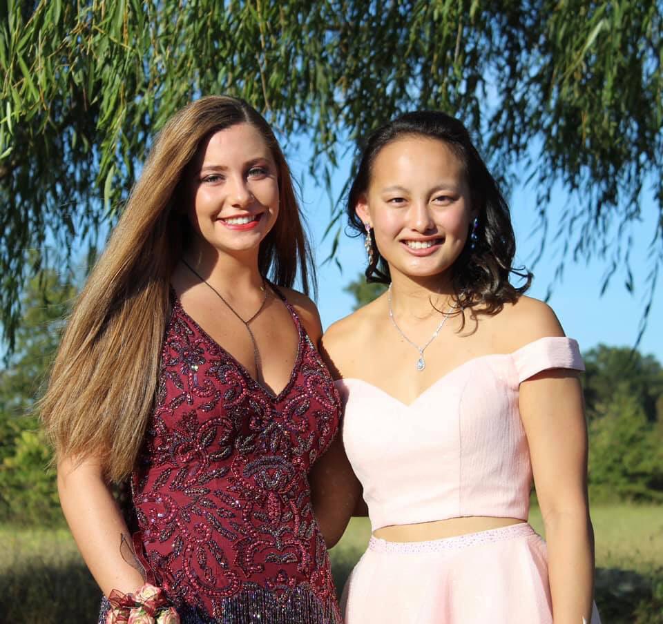 KaycieStark's tweet photo. Happy 18th leah! Hope you had the best day, love you💓💓💓 @LeahFox50 https://t.co/nNw4QH74Qu