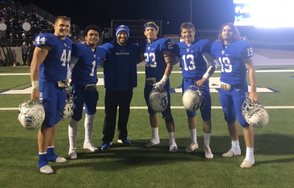 TheCoachB's tweet photo. Always a great night when you get to battle and compete with these young men on your side. Proud of em all! #PlayoffBound #PantherPride https://t.co/atA9IDTmCD