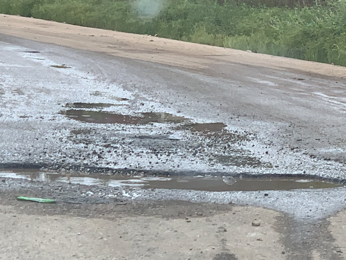 This is the road  @kfayemi takes to his hometown. This Iworoko road out of the state capital and less than 2km from the Government house is a major arterial road connecting the state, yet airports are his priorities?  @AO1379