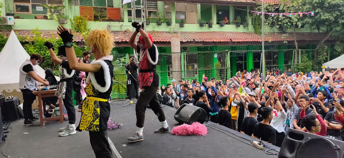 Asique Banget penampilan DDMxMonolite. Seru abiss!