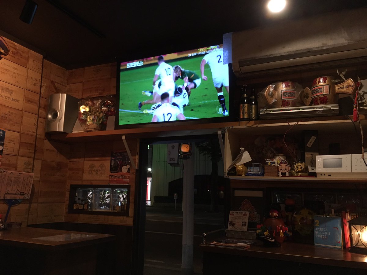 DunksMan11's tweet photo. 今夜も始めてみました🍺
いつしかルール覚えて、ラグビー普通に観れてる自分がいます🏉
#ラグビーワールドカップ2019
#RWC2019JAPAN
#ote2 https://t.co/UakayaRY10