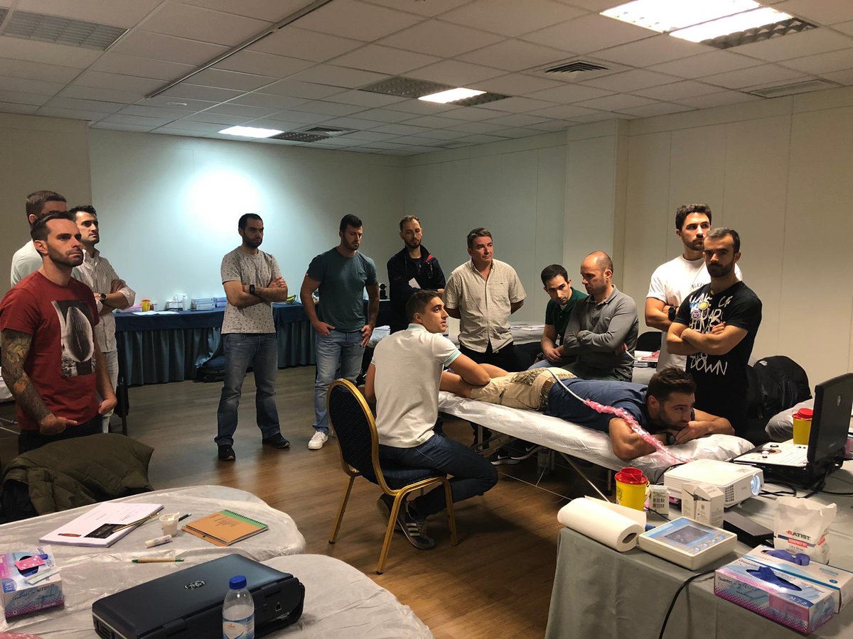 Ayer y hoy nuestros docentes <a href="/ferminvalera/">Fermín Valera</a> <a href="/MVClinic/">MVClinic Institute</a> y #MarceloPereira impartiendo contenidos sobre el #musculo #soleo #soleus #muscle #injury #anatomy en el curso #electrolisispercutanea en #Porto 🇵🇹 con nuestro partner MÁSTER SCIENCE LAB