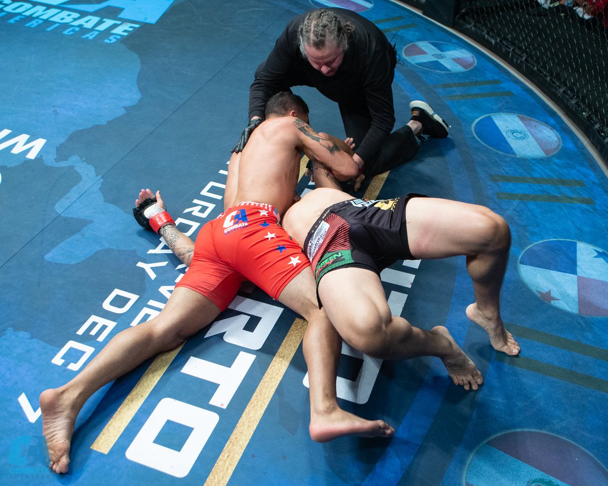 combateglobal's tweet photo. Angel Cruz defeats Ariel Juárez via Submission (Americana) at 0:49 of R1

#CombateTexas https://t.co/E0DorRuAby
