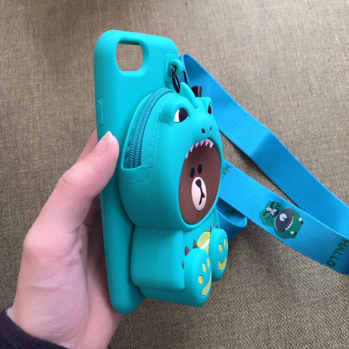遊くん すごい便利なポーチ付きiphoneケースに変えました 遊くん すごい便利なポーチ付きiphoneケースに変えました