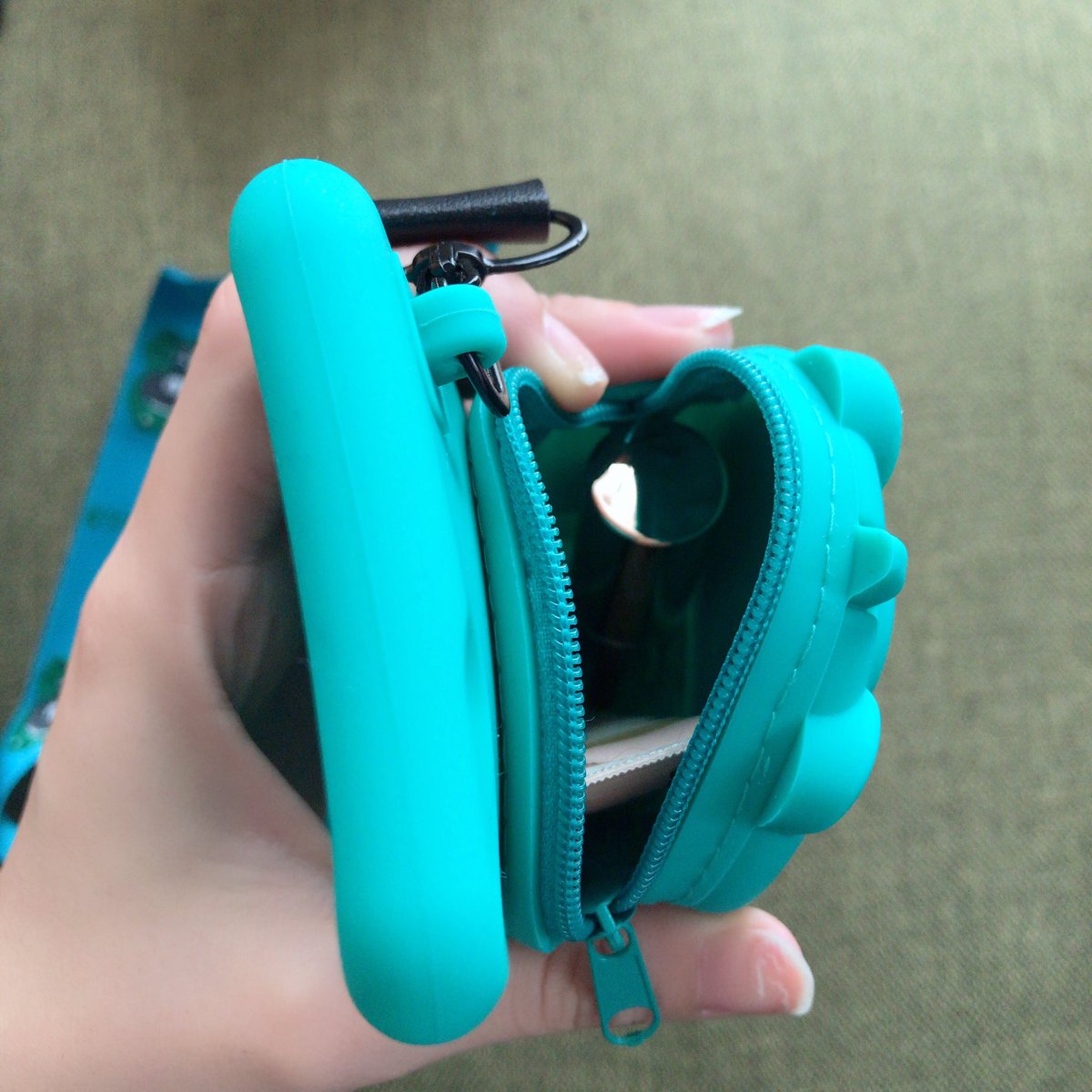 遊くん すごい便利なポーチ付きiphoneケースに変えました 遊くん すごい便利なポーチ付きiphoneケースに変えました