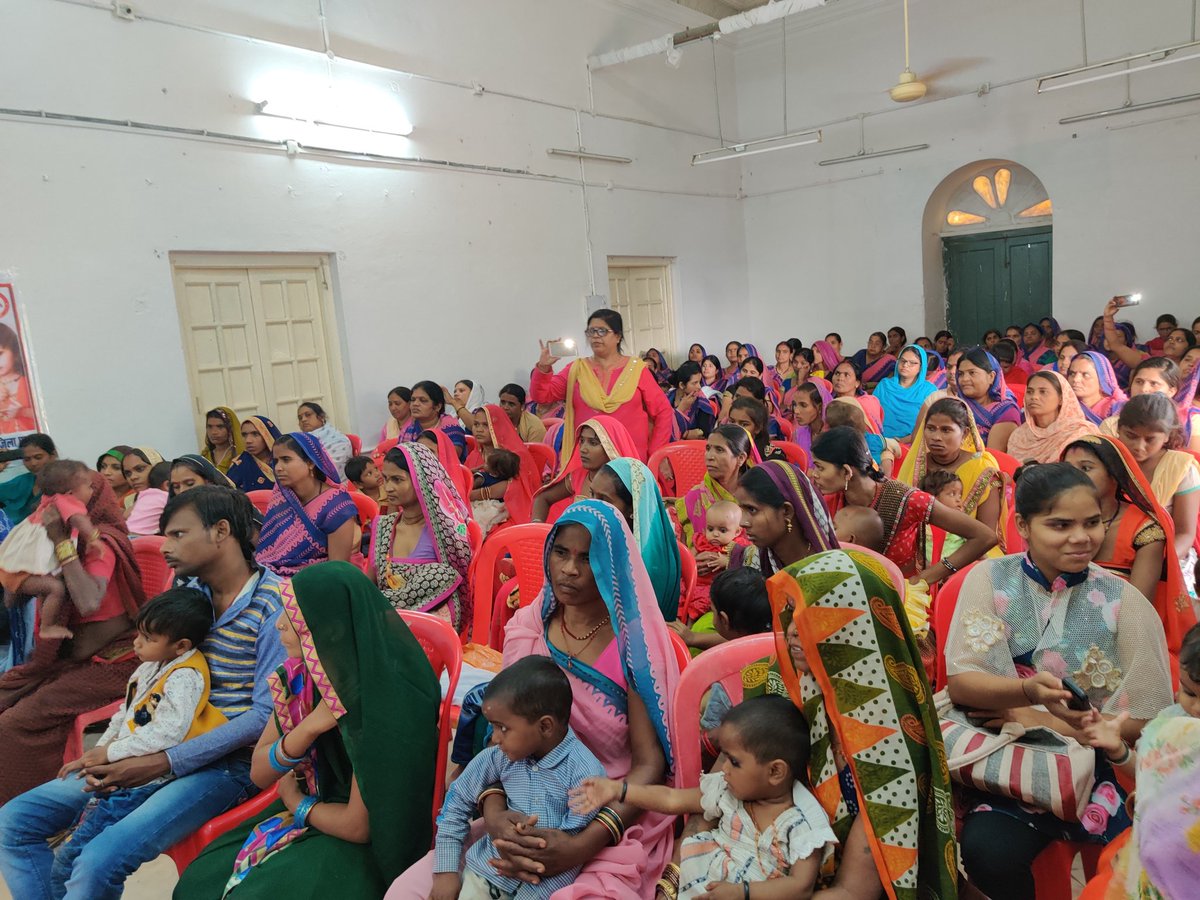 sbp_panna's tweet photo. On the occasion of MP Sthapna Diwas, Abhibhavak Sammelan was organised to appreciate the zone transition (R to G) of the SAM children in presence of WCD &amp; health dept along with gaurdians who adopted them as well as parents of SAM children. #suposhitMP @POSHAN_Official @mpwcdnnm https://t.co/xtnUZgOij3