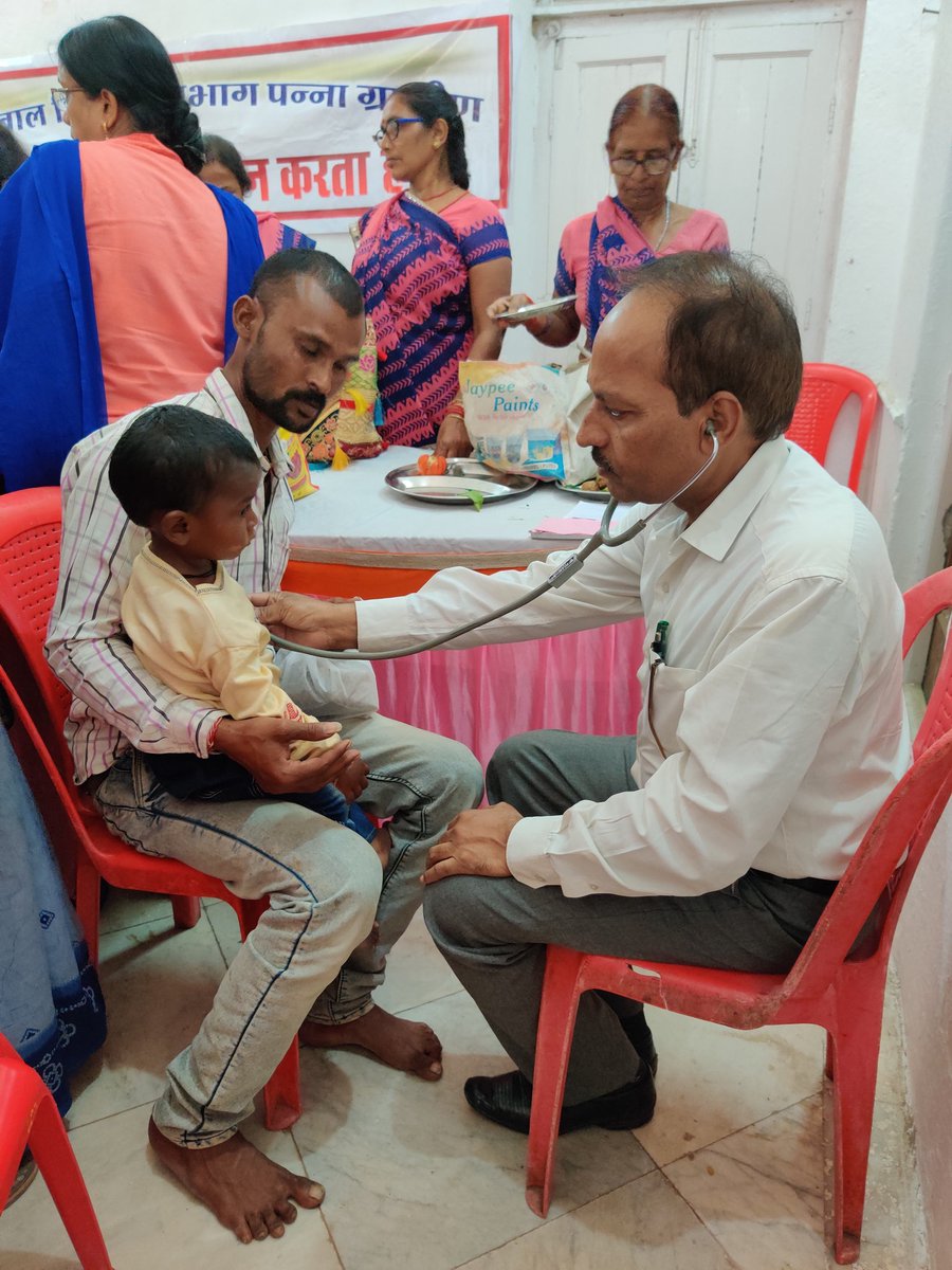 sbp_panna's tweet photo. On the occasion of MP Sthapna Diwas, Abhibhavak Sammelan was organised to appreciate the zone transition (R to G) of the SAM children in presence of WCD &amp; health dept along with gaurdians who adopted them as well as parents of SAM children. #suposhitMP @POSHAN_Official @mpwcdnnm https://t.co/xtnUZgOij3
